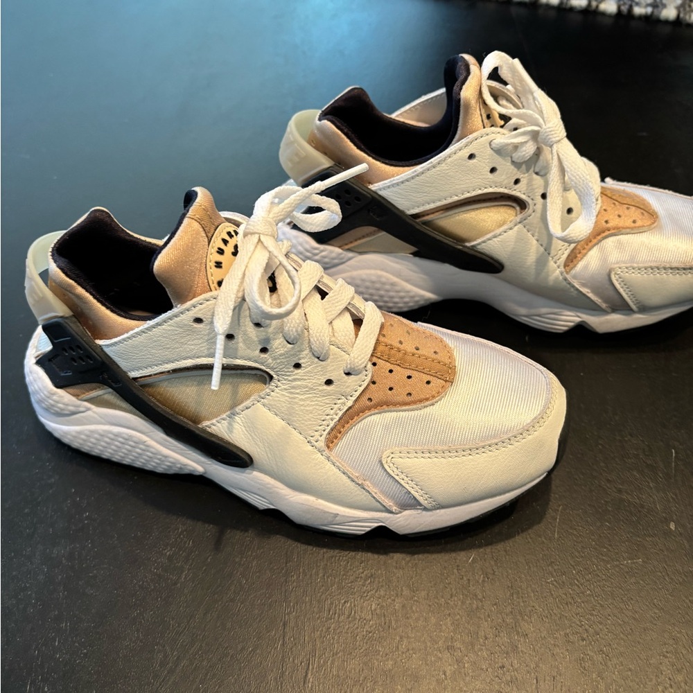 Nike Air Huarche White and Gold Sneakers